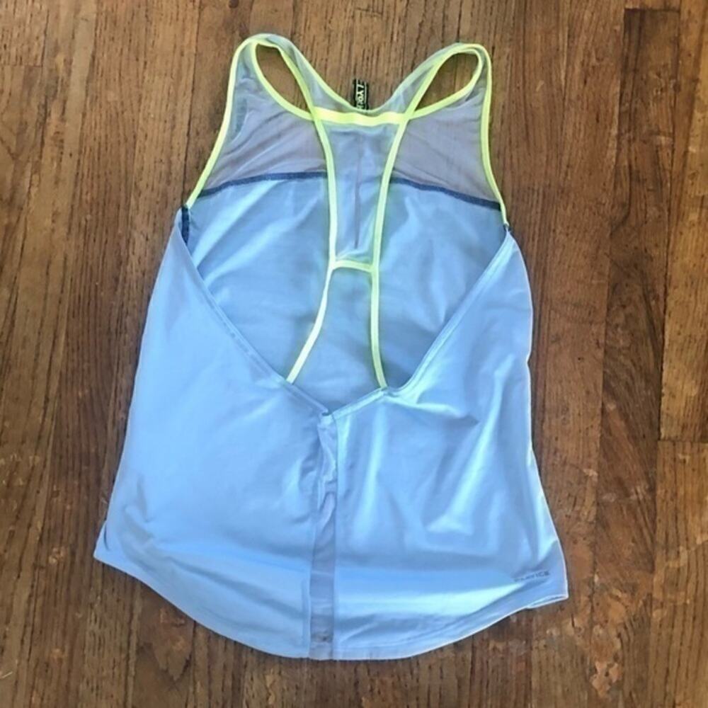 Women's Reebok Workout Tank Size Small - Picture 4 of 6
